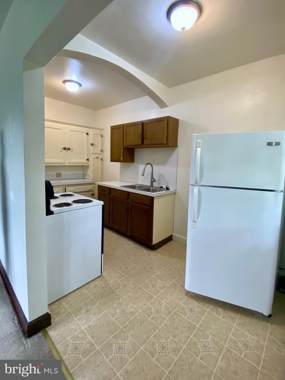 Building Photo - 102 Safe Harbor Village