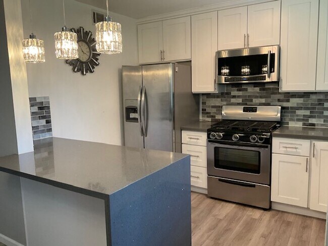 Building Photo - 6301 Coldwater Canyon Ave