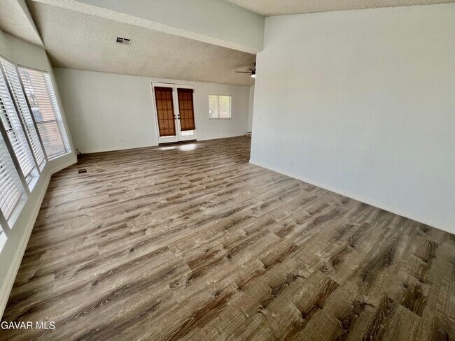 Building Photo - 849 E Avenue I