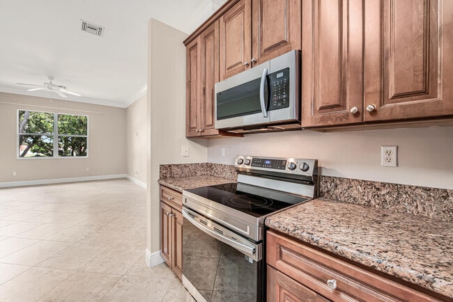 Building Photo - 9778 Bowline Dr