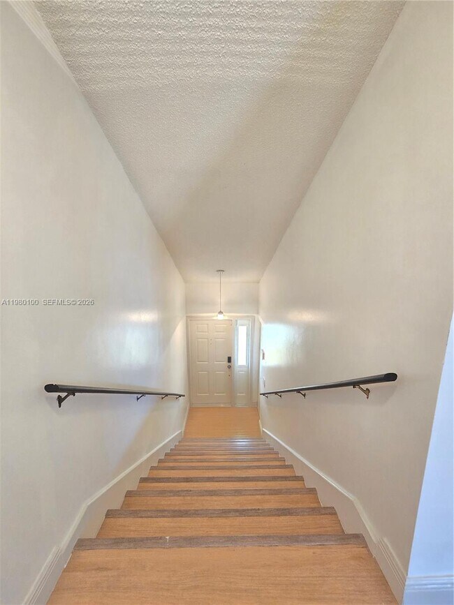 Building Photo - 2510 SE 19th Pl