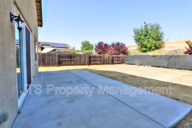 Building Photo - 3403 Oselot Way