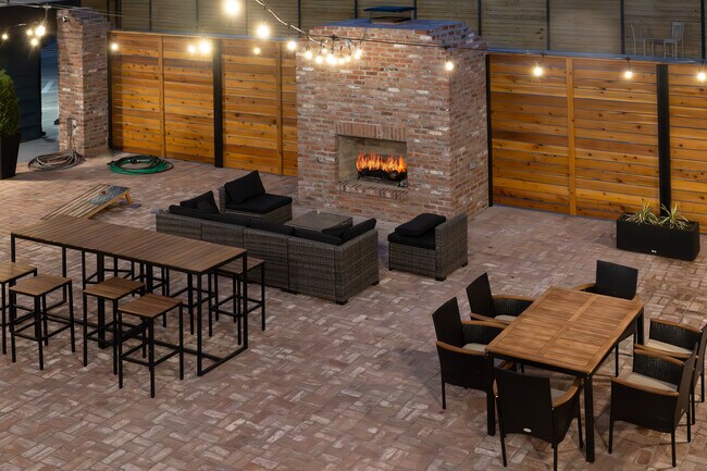 Building Photo - College Apartments