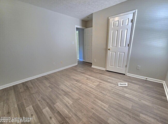 Building Photo - 7223 Meadow Ridge Dr