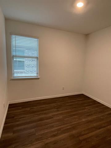 Building Photo - 3700 Milkweed Rd