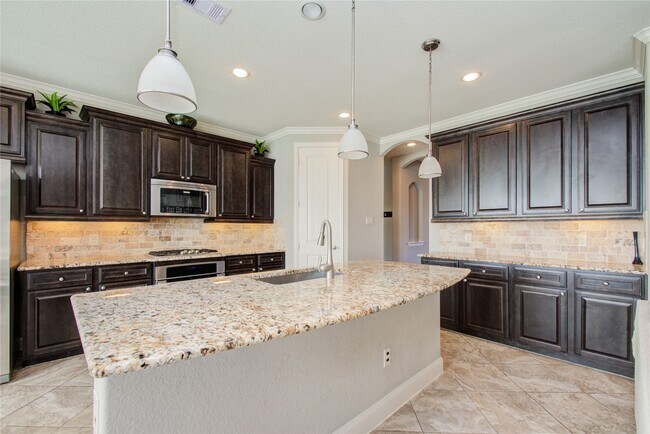 Building Photo - 13123 Hazelwood Hollow Dr