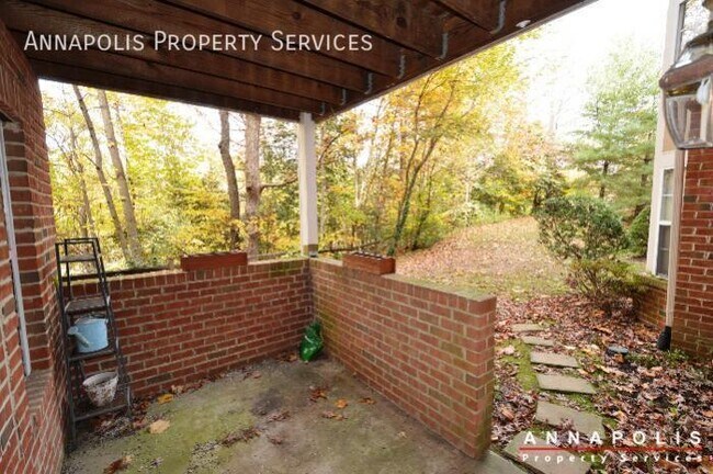 Building Photo - 631 Admiral Dr