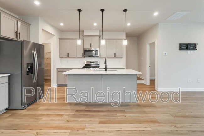 Building Photo - 521 Brittany Ct