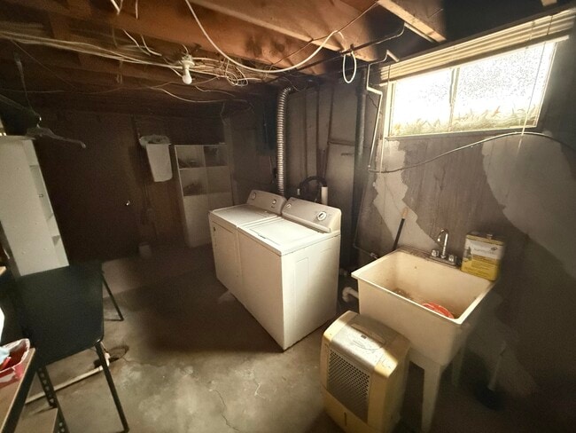 Building Photo - 211 Bourn Ave