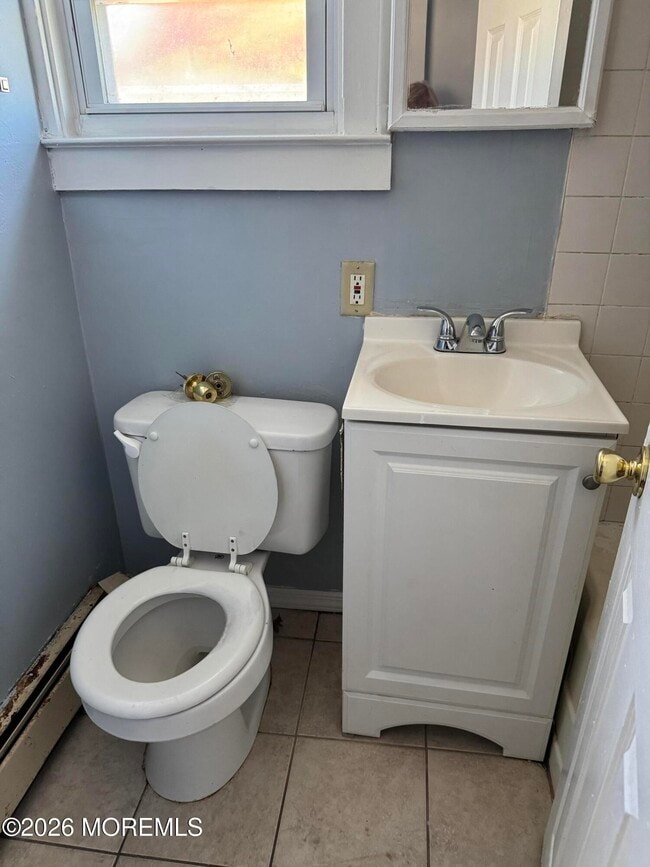 Building Photo - 811 Central Ave