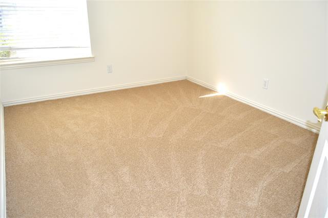 Building Photo - 307 Calstone Dr