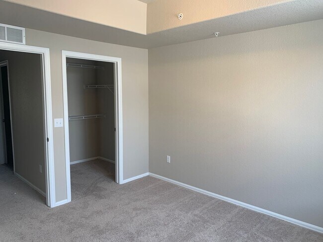 Building Photo - 2 WEEKS FREE! Townhome with Garage!