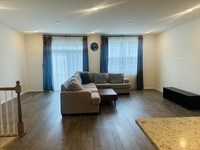 Building Photo - 4165 Chelsea Mnr Cir