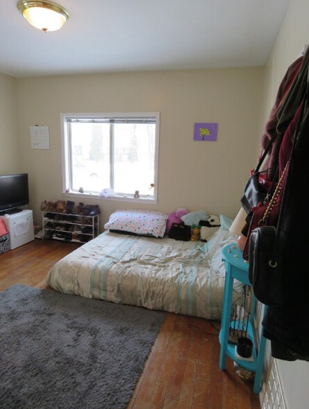 first floor bedorom - 720 3rd St N