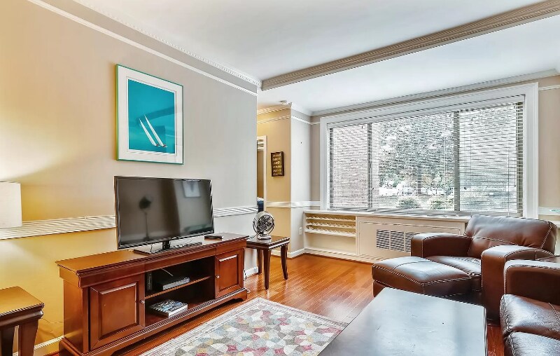 Building Photo - 1121 Arlington Blvd