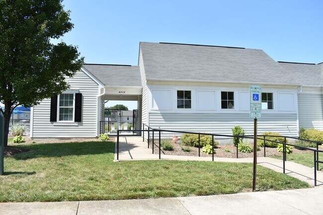 Building Photo - Coventry Creek Townhome