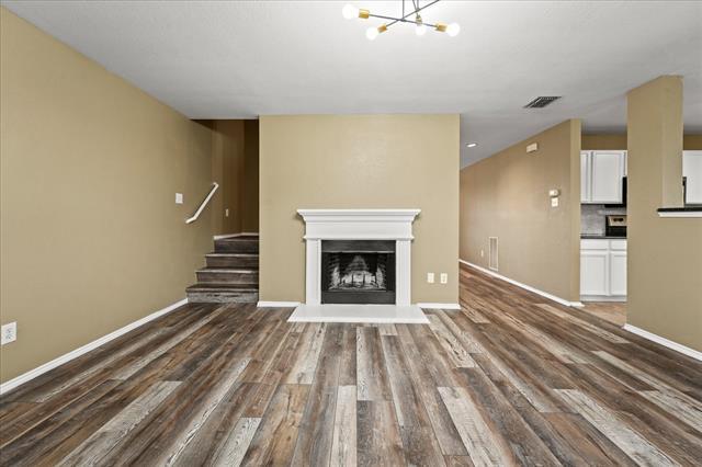 Building Photo - 2743 Hacienda Lake Dr