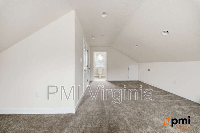 Building Photo - 324 W 36th St