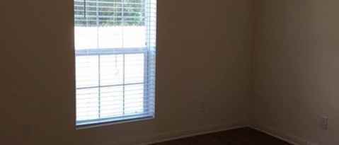 Building Photo - 208 E Jade Dr