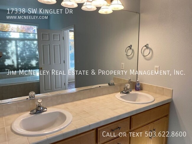 Building Photo - 17338 SW Kinglet Dr