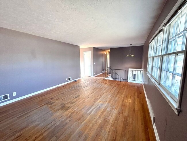 Building Photo - 2524 S 123rd Ave