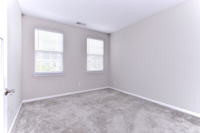 Building Photo - 2702 Queens Path, Williamsburg VA 23185