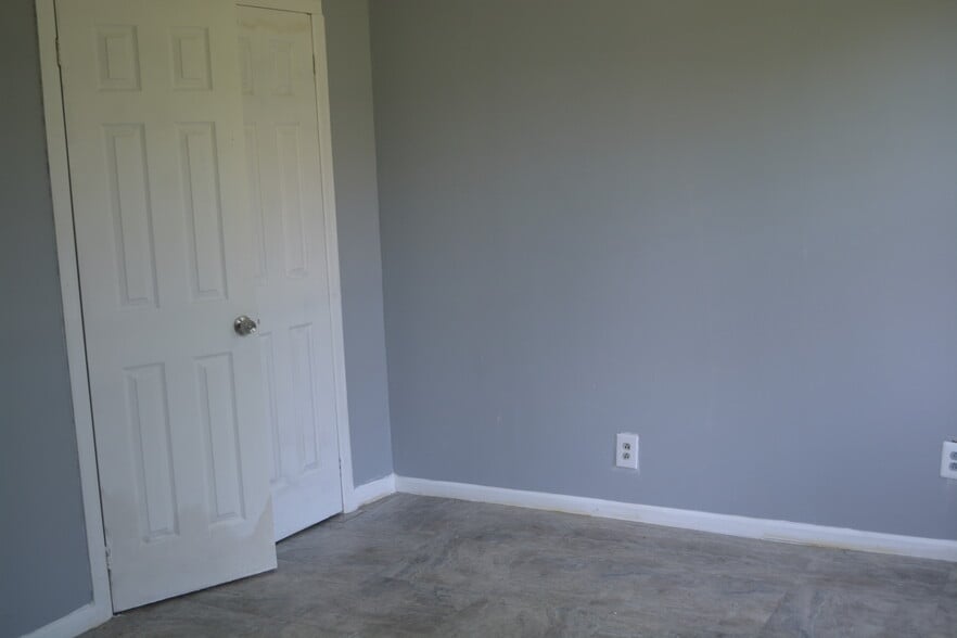 Building Photo - 932 Sunset Ave