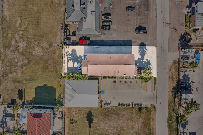 Building Photo - 102 W Corral St