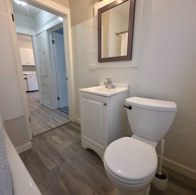 Building Photo - 3219 W 114th St