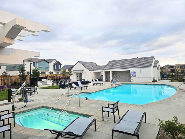 Primary Photo - Rockport Ranch Beautiful Brand New Lennar ...