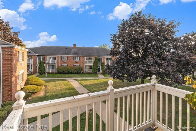 Building Photo - 2420 Parmenter Blvd