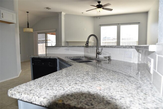 Building Photo - 4512 Sunmeadow Ln