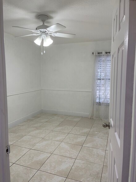 Building Photo - 13909 SW 57th Ln