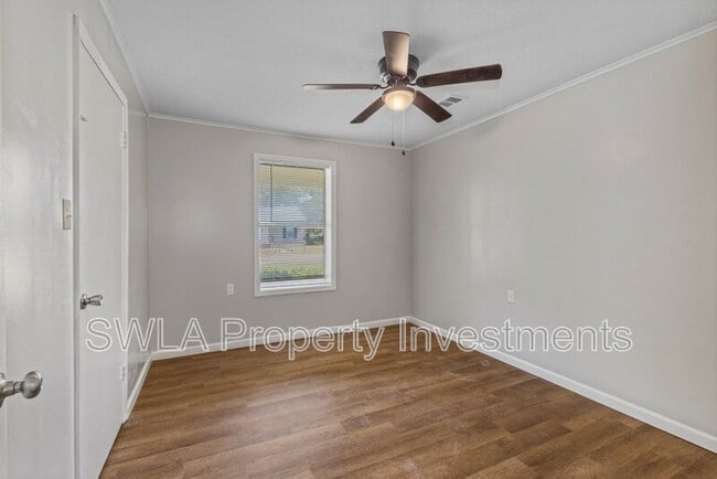 Building Photo - 535 W Lyons St