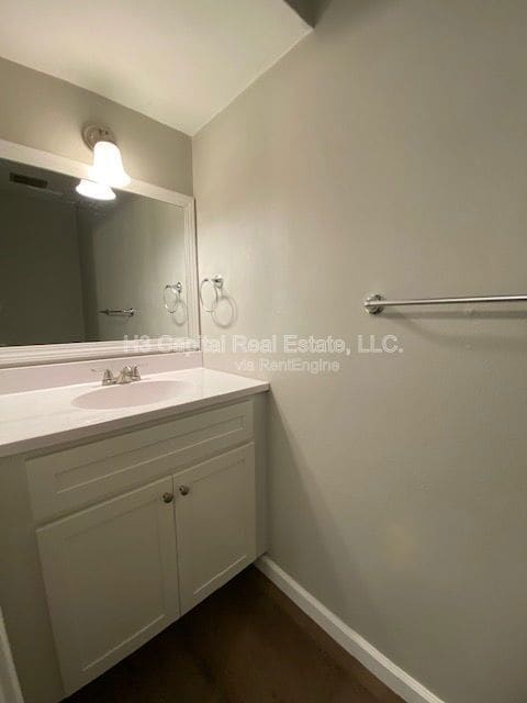 Building Photo - 108 Sunnyside St