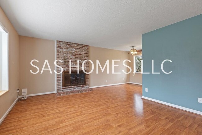 Building Photo - 11200 SW 83rd Ave