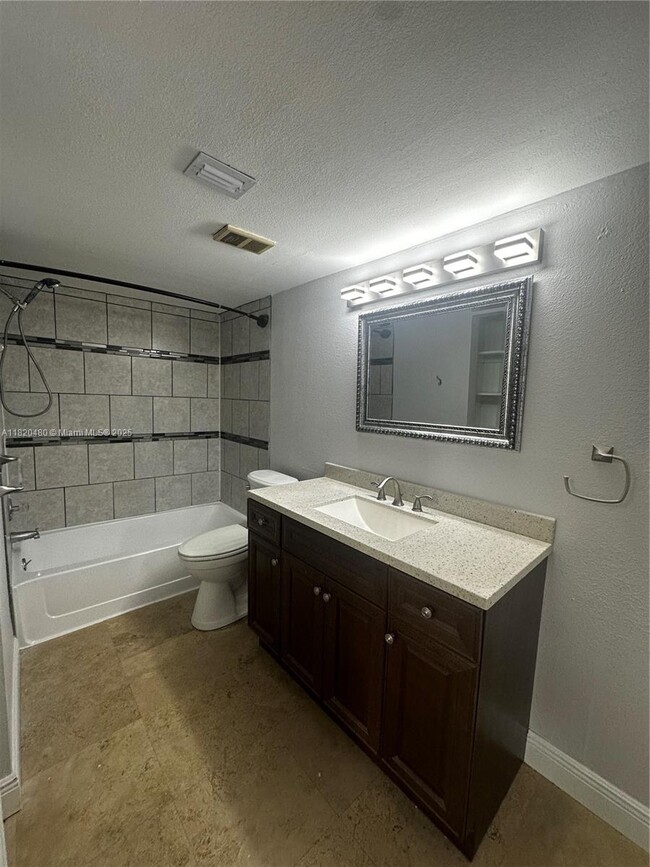 Building Photo - 12760 Vista Isles Dr