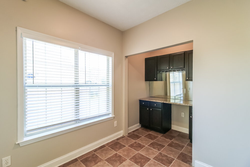 Building Photo - 453 Aviemore Loop