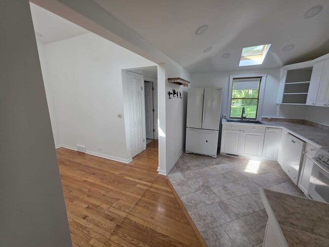 Building Photo - 20831 Maple Ct