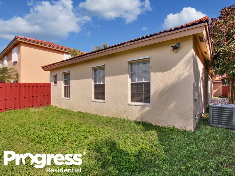 Building Photo - 9216 SW 213th Ln