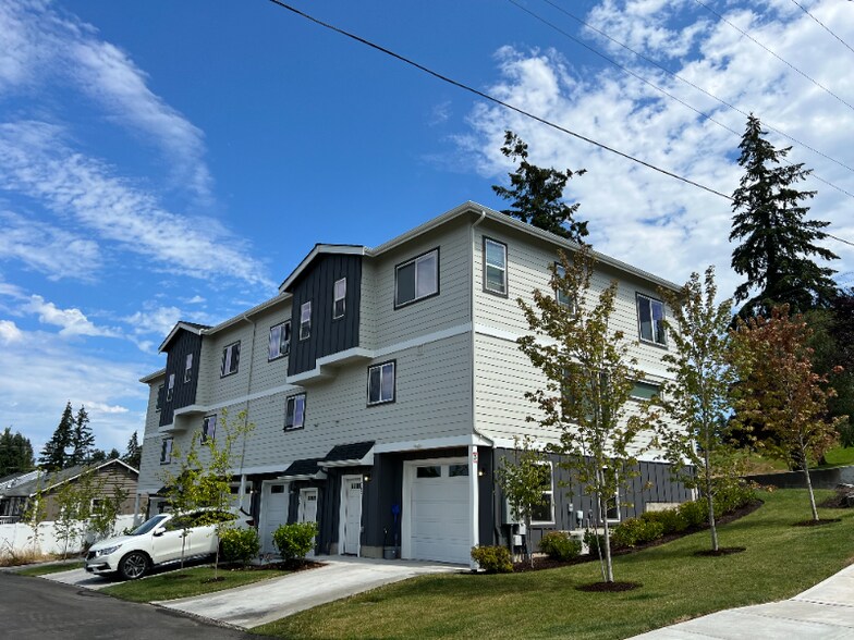 Building Photo - 420 Mitchell Ave