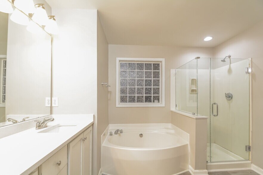 Building Photo - 141 Pearson Place