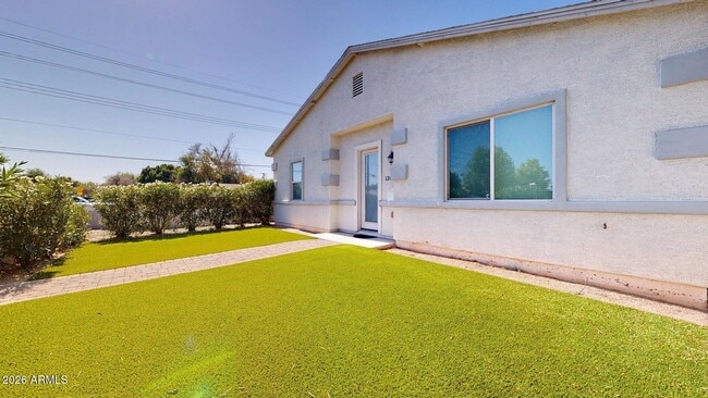 Building Photo - 1202 E Colter St