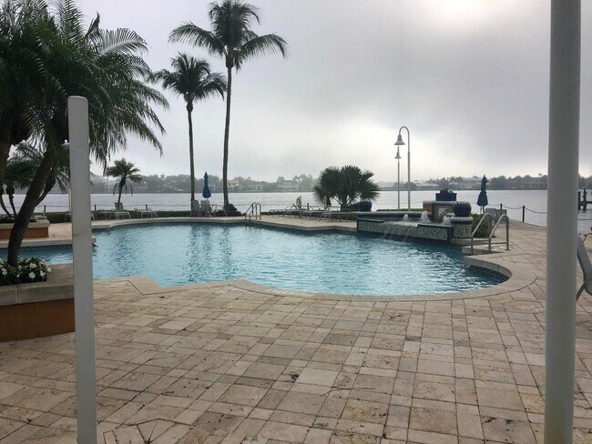 Building Photo - 180 Yacht Club Way