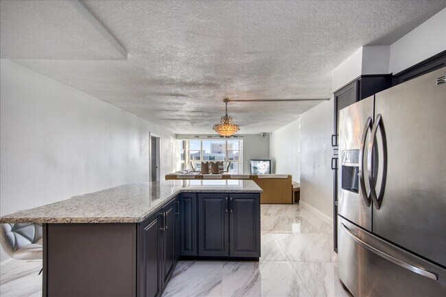 Building Photo - 851 Bayway Blvd
