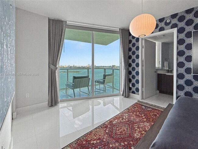 Building Photo - 665 NE 25th St