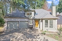 Building Photo - Elegant & Serene 3-Bedroom, 2 Bathroom Home Retreat in Desirable Arnold Creek