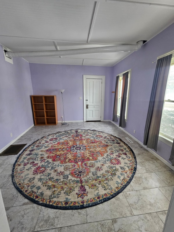 Building Photo - 842 Capital Ave NE