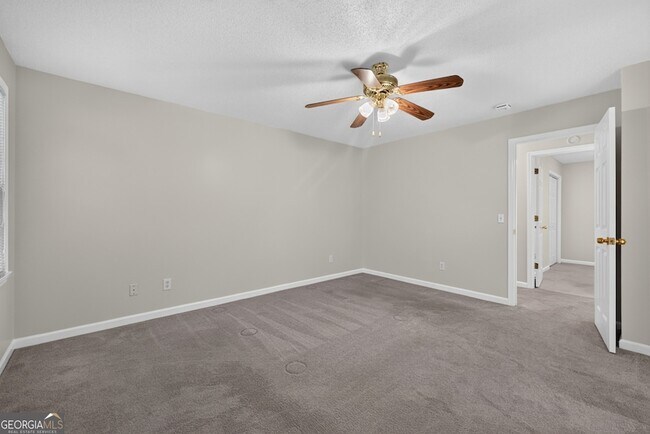 Building Photo - 129 Springbrook Dr