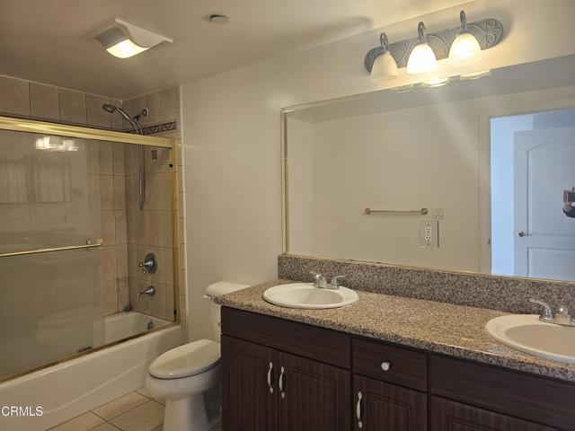 Building Photo - 2930 Fairway Ave